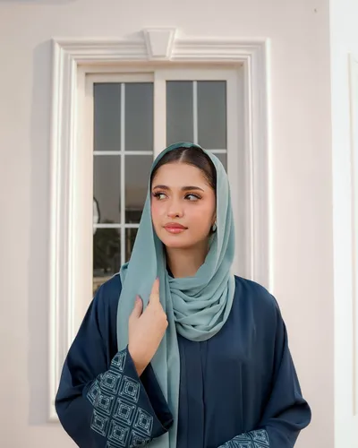 Abaya papillon brodée