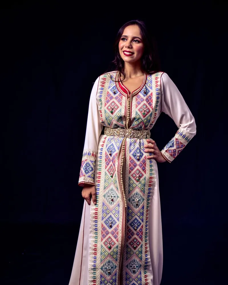 Djellaba marocaine brodée, vue 3