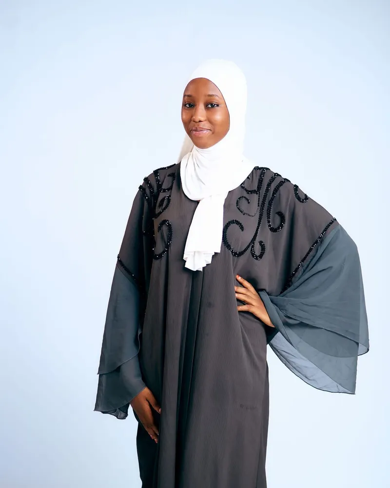 Abaya papillon brodée, vue 3